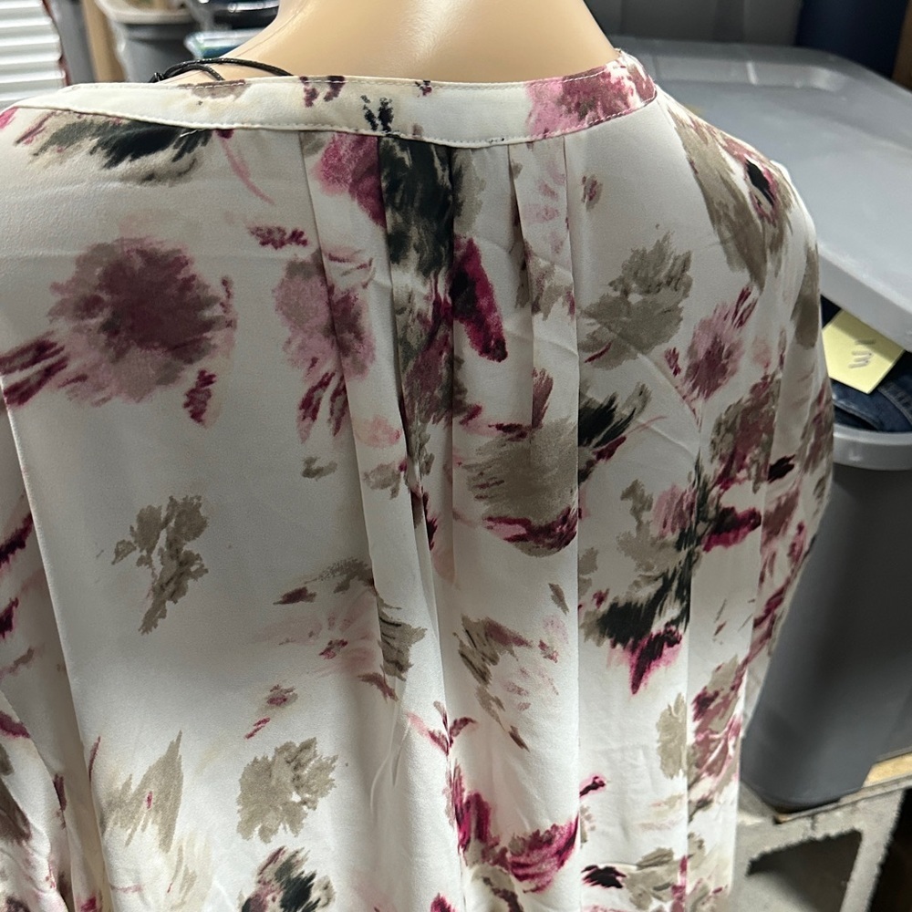Tahari White Floral Blouse with Pink and Taupe Accents - Picture 4 of 7